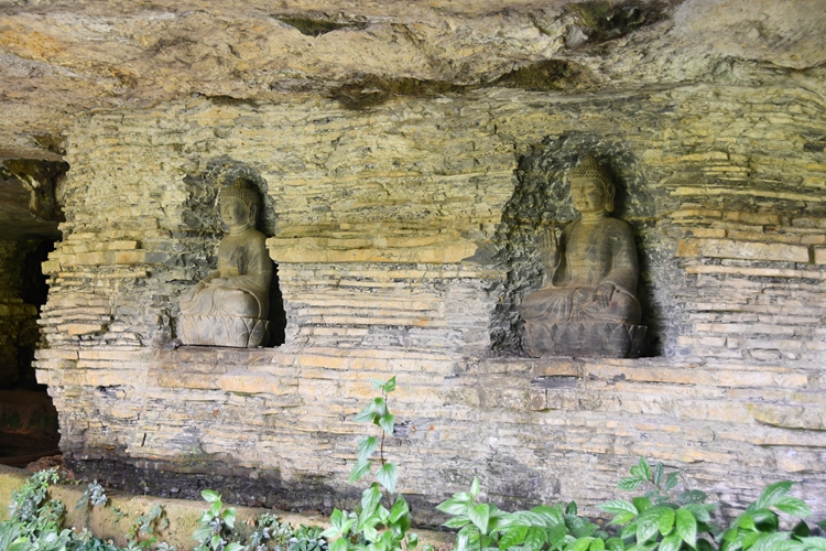 洞内景观